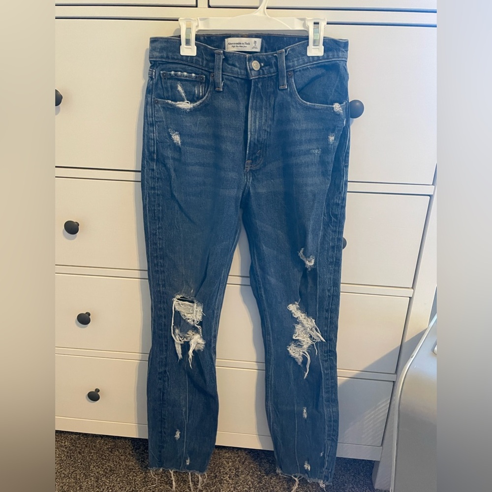 Abercrombie & Fitch High Rise Mom Jeans